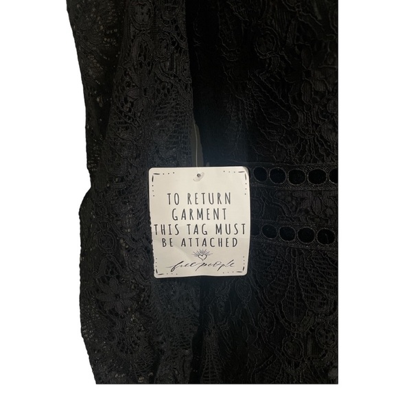 SOLD NWT SAYLOR x Free People Darragh
Mini Dress
$297
Size: M - Picture 4 of 4